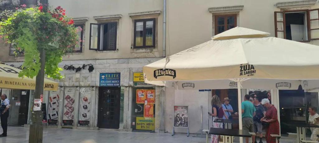 Apartman Julija 1 Rijeka Exterior foto